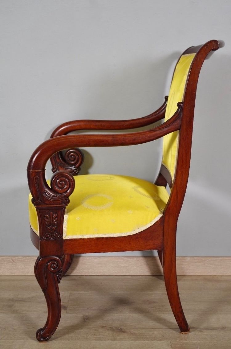Suite de quatre fauteuils Restauration en acajou, vers 1820