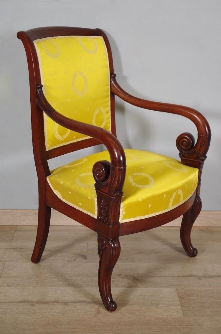 Suite de quatre fauteuils Restauration en acajou, vers 1820