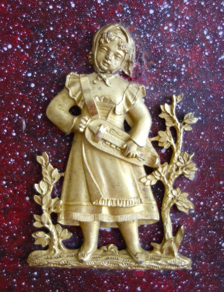 Pair of miniature medallions in mercury-gilt bronze, on a faux porphyry ground - early 19th century