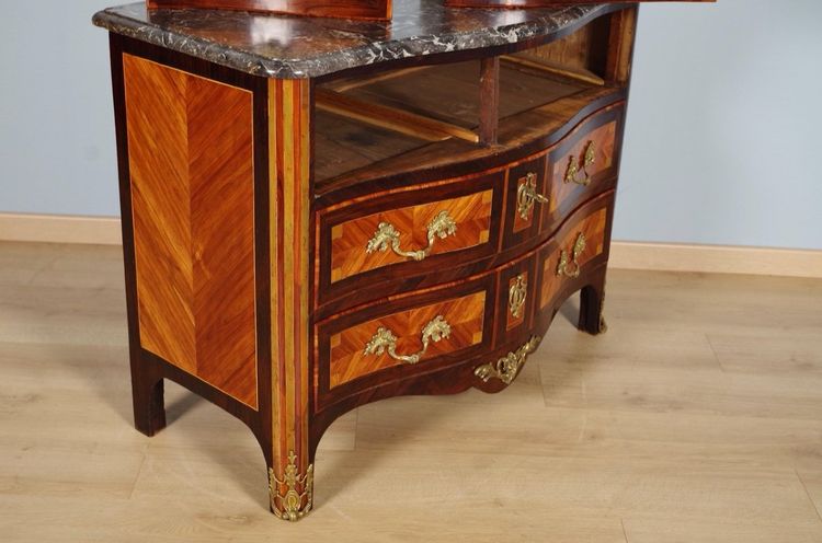 Nicolas-Alexandre Lapie – Commode Louis XV en marqueterie et bronze doré