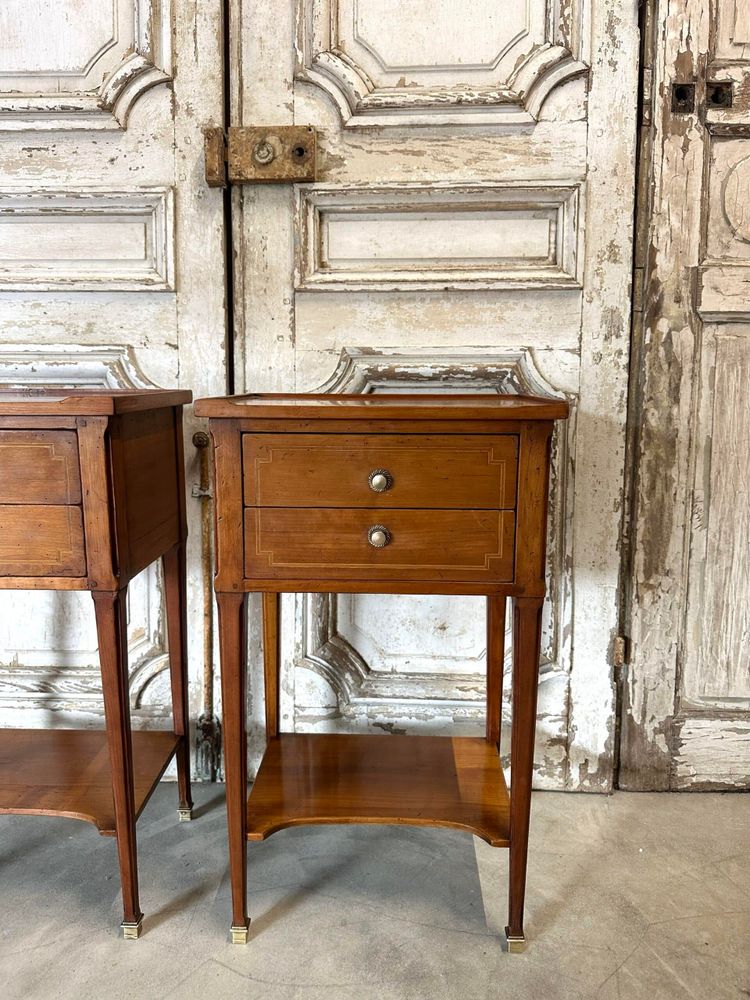 Paar Nachttische aus Kirschholz im Directoire-Stil, Frankreich, um 1970
