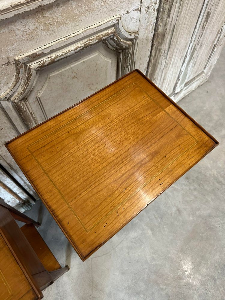 Paar Nachttische aus Kirschholz im Directoire-Stil, Frankreich, um 1970