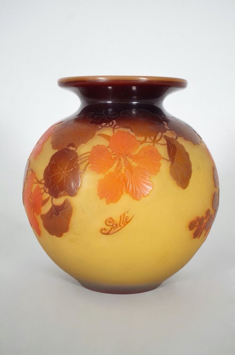 Émile Gallé, Vaso con capucine, 1900 circa