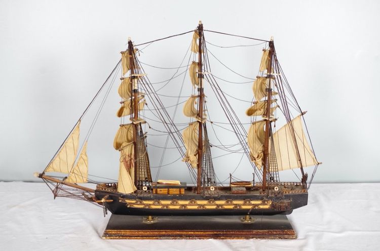 Maquette de frégate espagnole du XVIIIe siècle – vers 1970