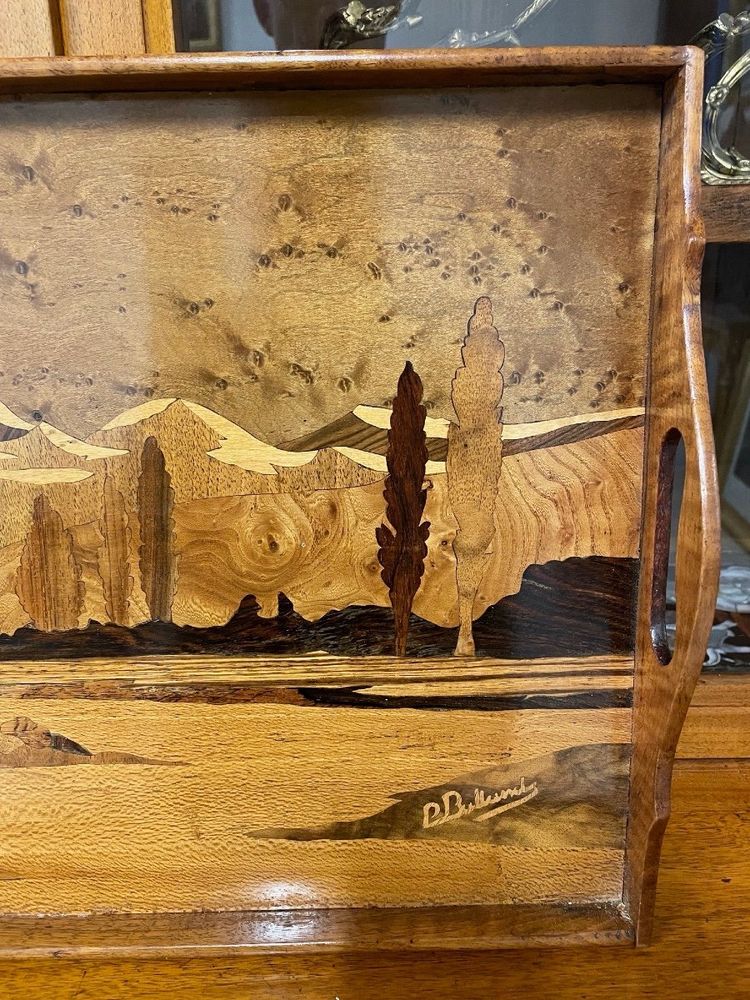 Vassoio intarsiato in stile Art Nouveau in legno pregiato, 1900 circa