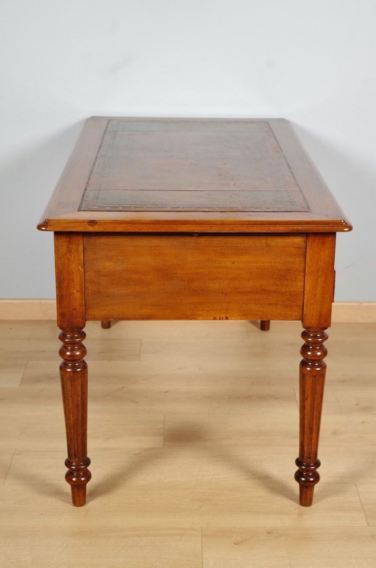 Flacher Louis-Philippe-Schreibtisch aus Nussbaumholz, um 1880