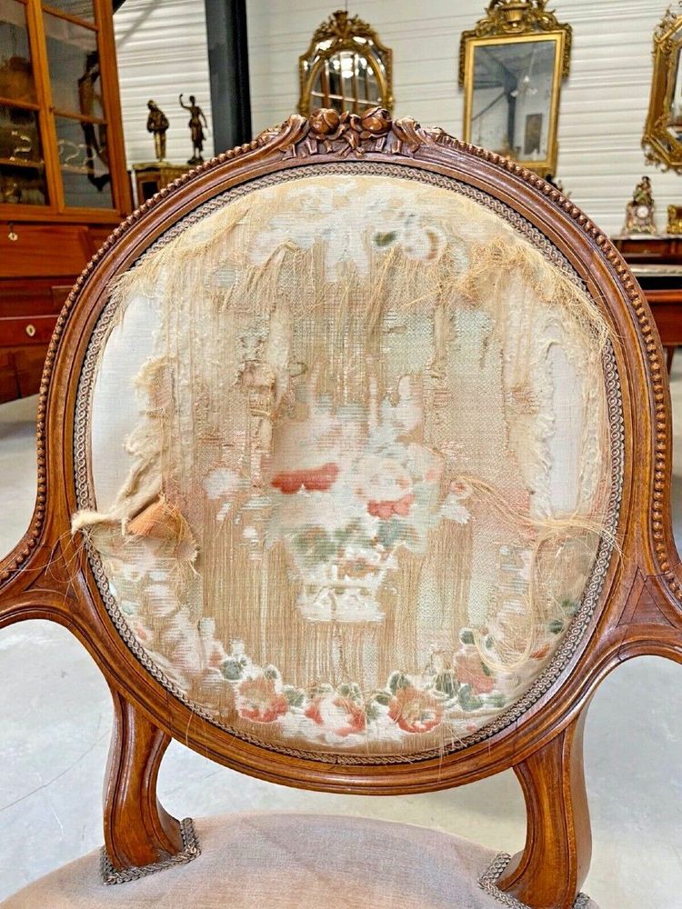"Transition" living room set in carved beech, four armchairs and a sofa, circa 1900