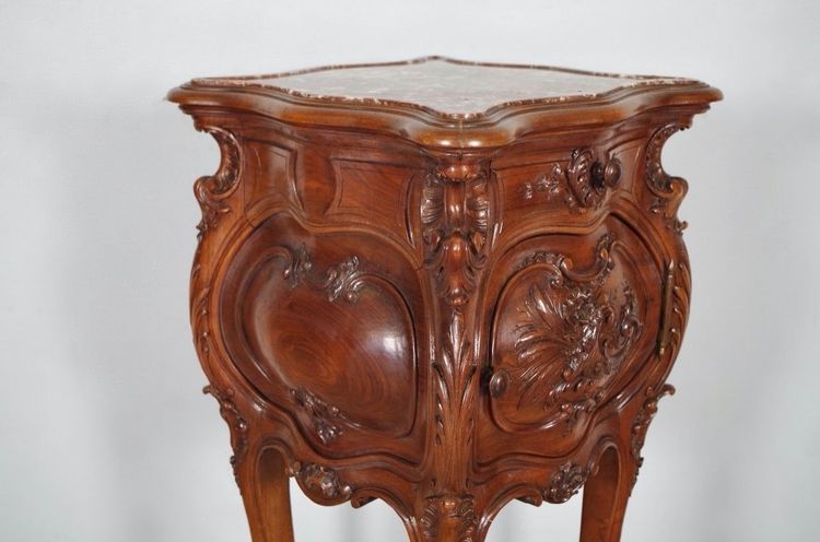 Comodino in stile Luigi XV rocaille in noce, 1900 circa