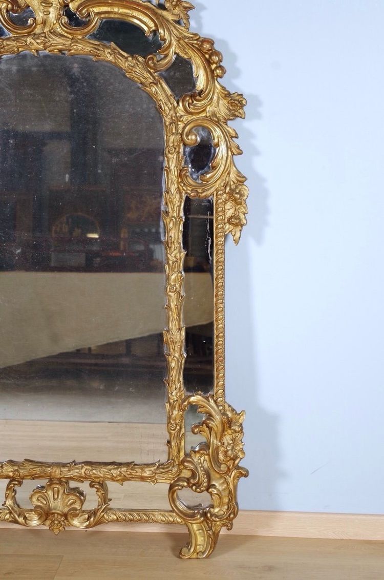 Large Regency-style mirror with gilt-wood frames and a mercury-coated mirror surface, circa 1880