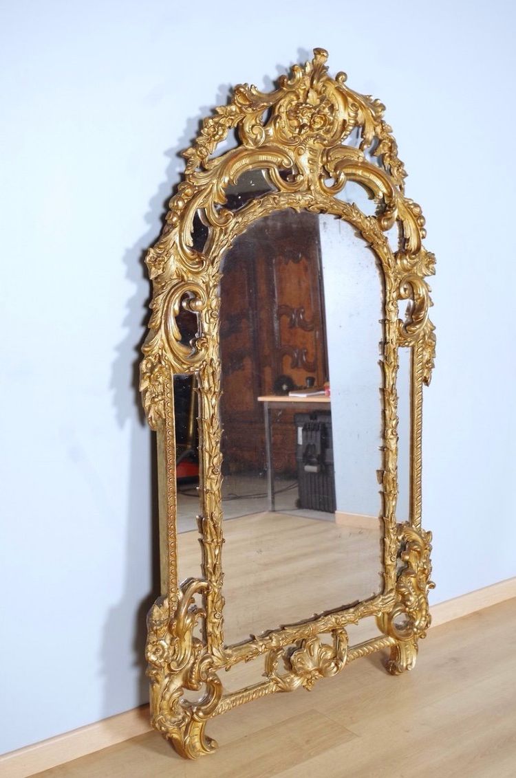Large Regency-style mirror with gilt-wood frames and a mercury-coated mirror surface, circa 1880