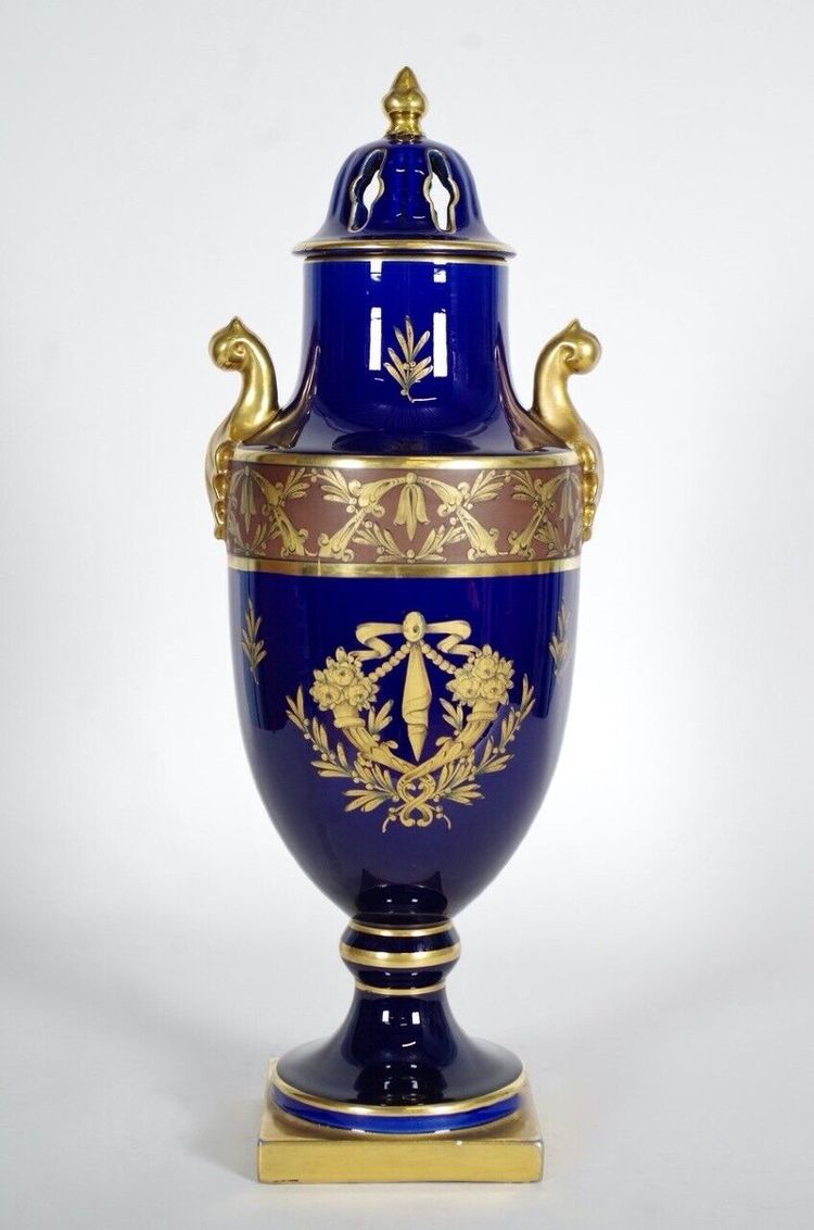 Pinon-Heuzé Tours – Paar Vasen aus blauem Sèvres-Porzellan, um 1910