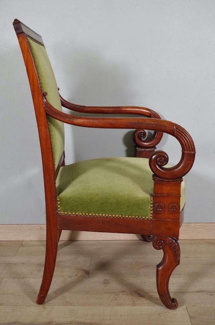 Paire de fauteuils d'époque Restauration en acajou à crosses, vers 1815