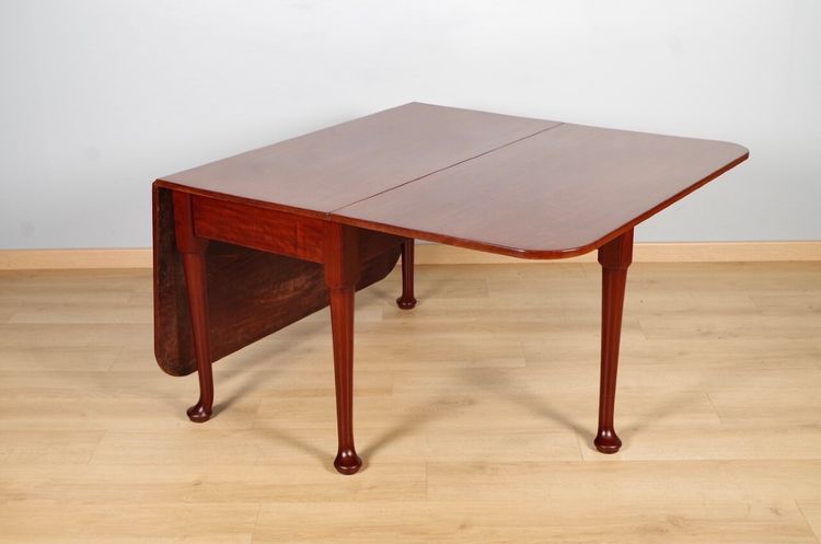George III-style gateleg table in solid mahogany, circa 1810