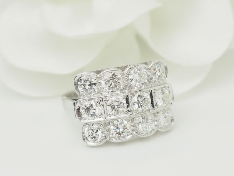 Anello Art Déco in platino con diamanti da 2 carati