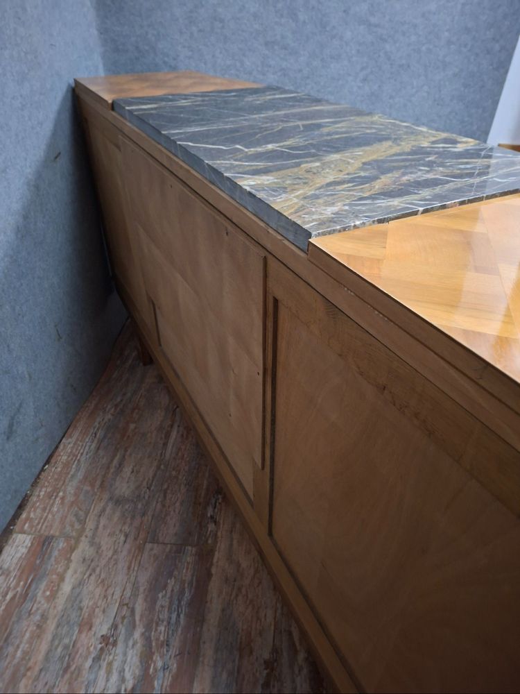 Credenza Art Déco in impiallacciatura di noce fiammato, opera francese degli anni '30.