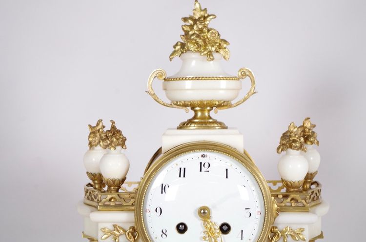 Louis XVI-style clock in marble and gilded bronze, circa 1880