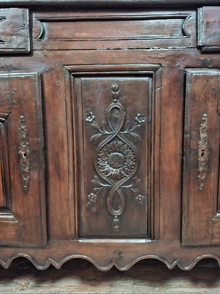 Credenza rustica in stile Luigi XV in legno massello di quercia - XVIII secolo