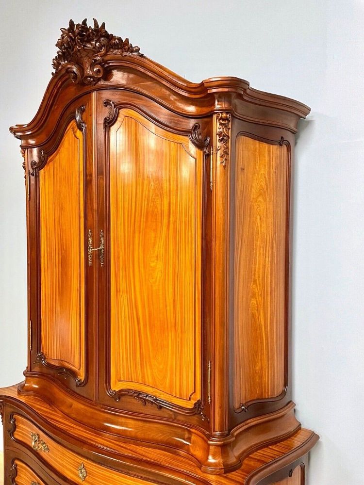 Commode buffet de style Louis XV en acajou et citronnier, vers 1900