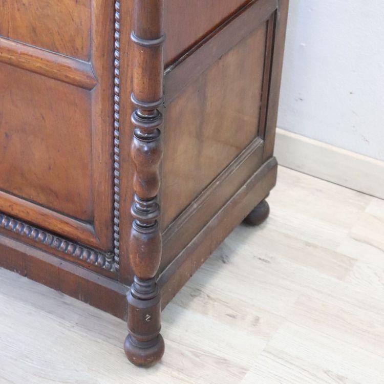 Small antique wardrobe in solid walnut, Italy Mid-19th Century
