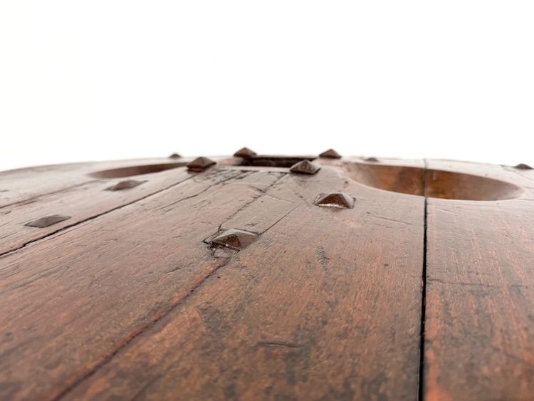 Circular Brutalist coffee table in solid wood – Brazilian Folk Art, 1950s