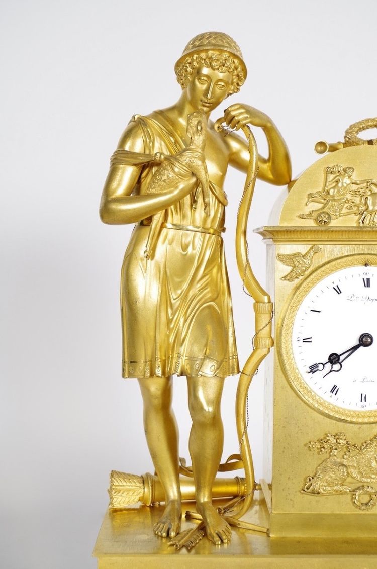 Empire-Uhr, signiert Pierre Dupuis in Paris, vergoldete Bronze, um 1810