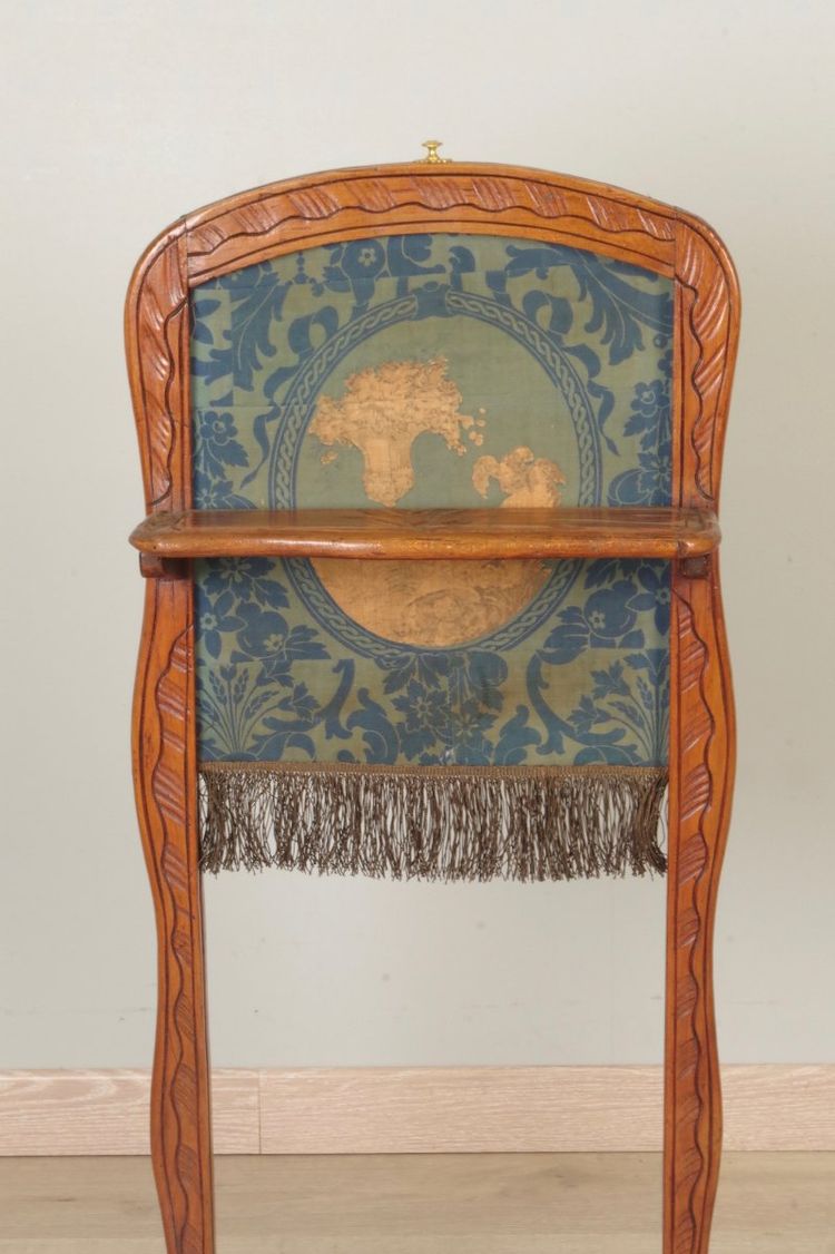 Louis XV style fire screen in cherry and carved beech – circa 1750