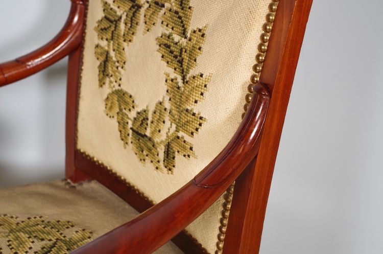 Suite de 12 fauteuils Restauration en acajou, vers 1815