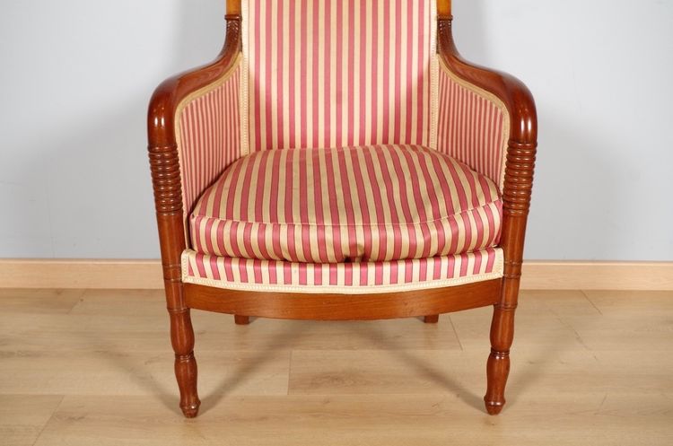 Ein Paar Bergère-Stühle aus geschnitztem Mahagoni aus der Restaurationszeit, um 1815