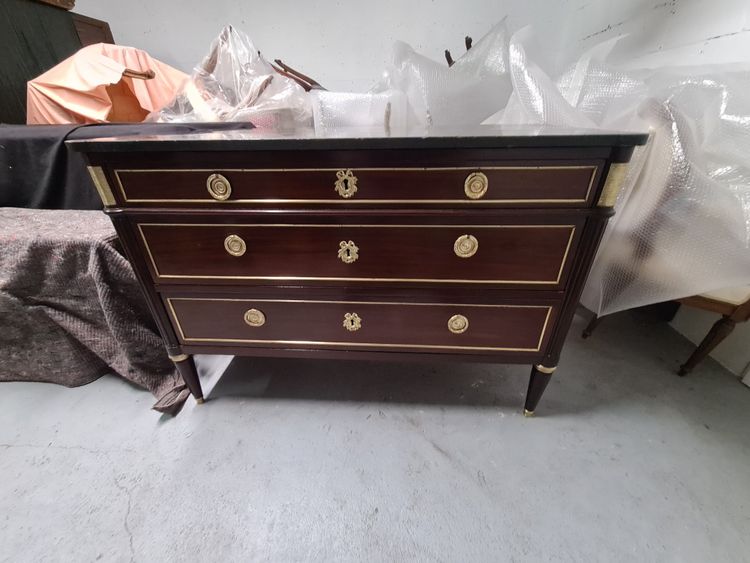 COMMODE EPOQUE LOUIS XVI EN ACAJOU