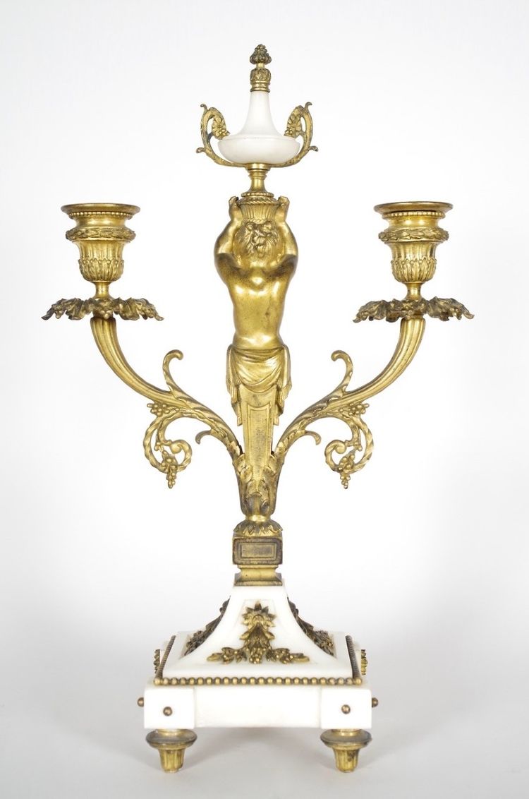 Coppia di candelabri Luigi XVI in marmo bianco e bronzo dorato, circa 1880.