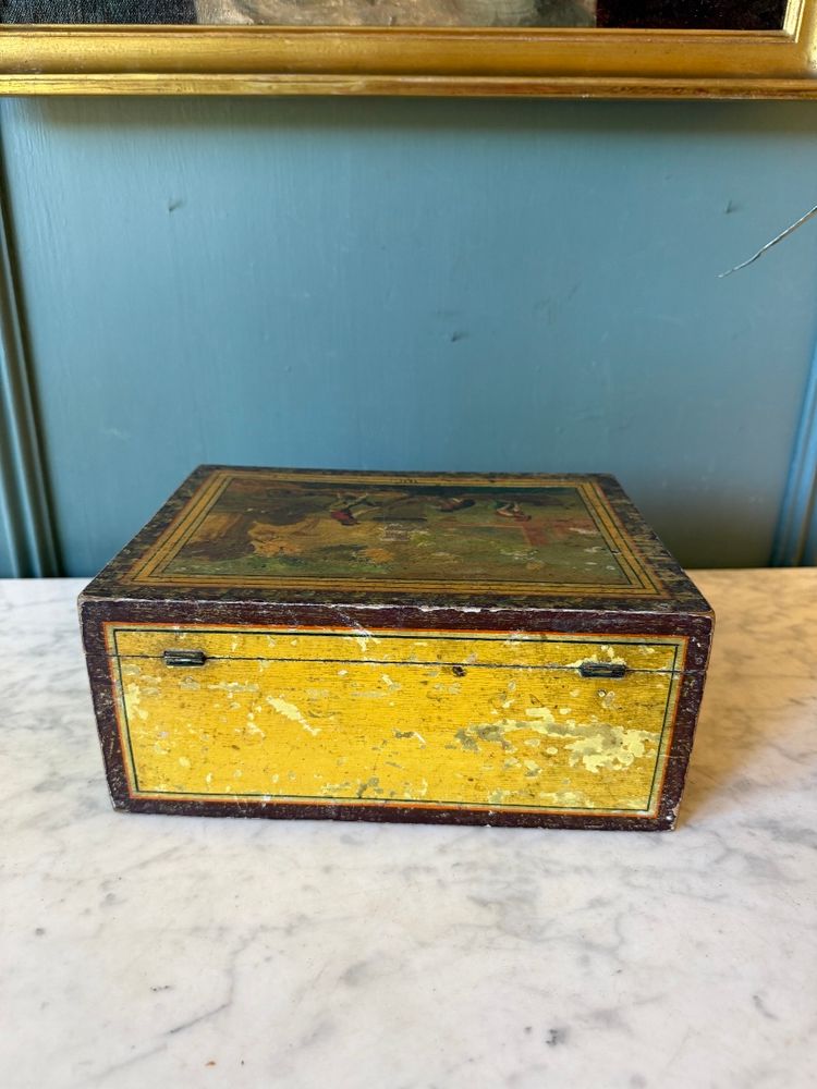Lacquered wooden box, early 19th century