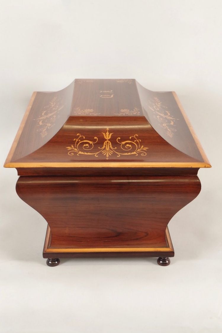 Cassapanca nuziale Carlo X in palissandro intarsiato – circa 1825