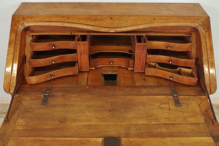 Commode scriban Louis XV en noyer – vallée du Rhône, vers 1750
