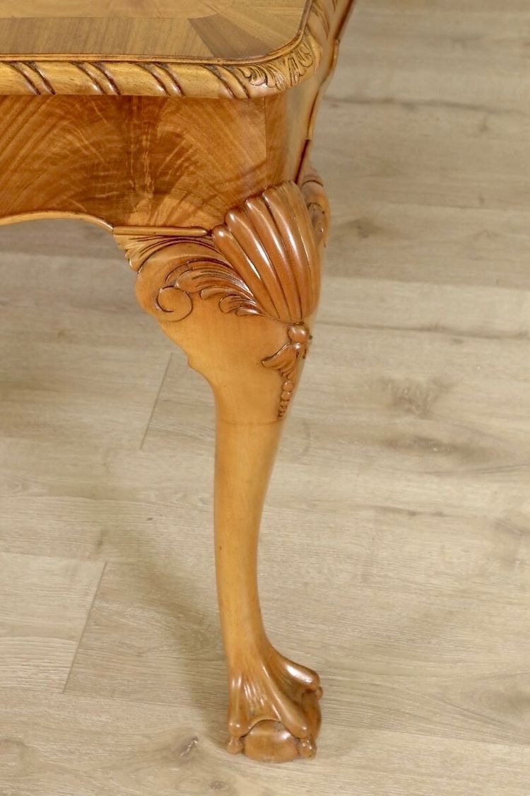 Table Chippendale en acajou sculpté et ronce d'acajou – vers 1950