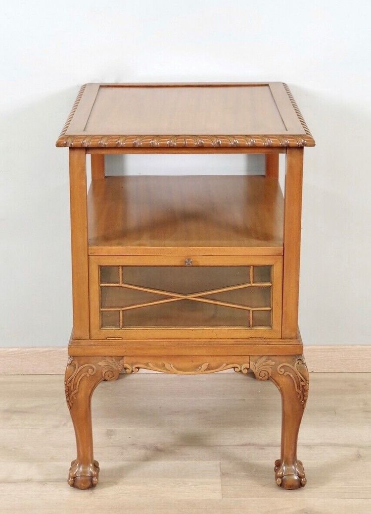 Table desserte Chippendale en acajou sculpté, pieds Claw and Ball