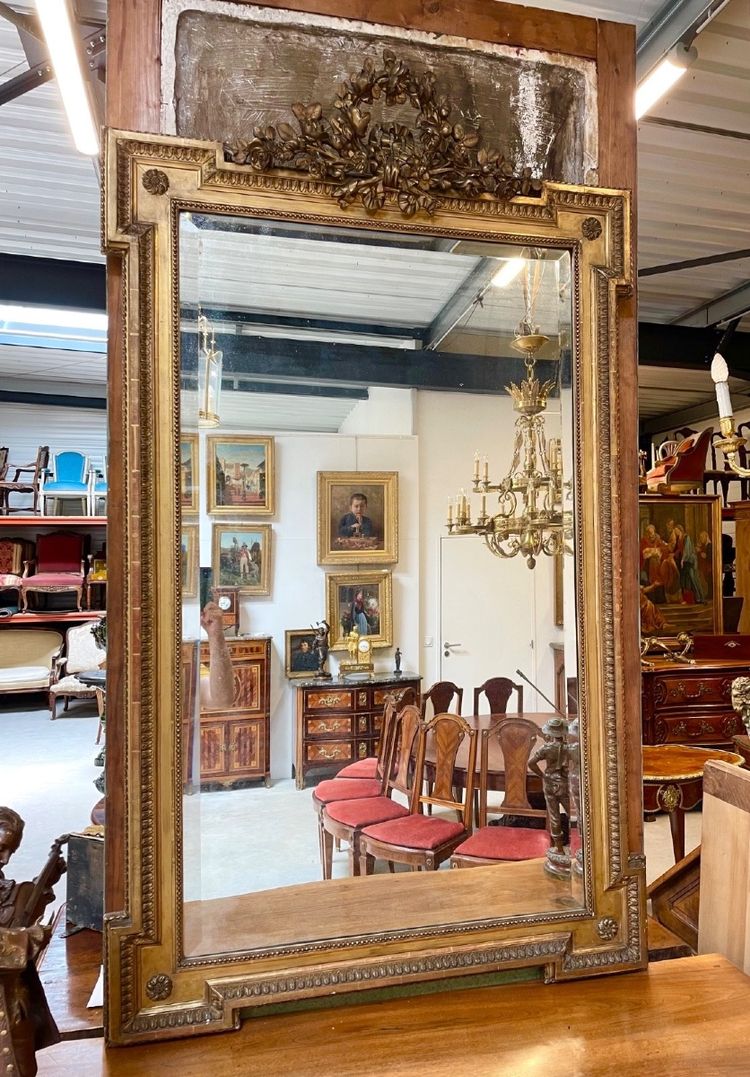 Important miroir Louis XVI en bois et stuc doré – vers 1880