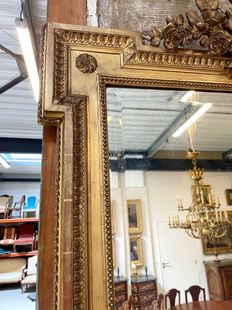 Important miroir Louis XVI en bois et stuc doré – vers 1880