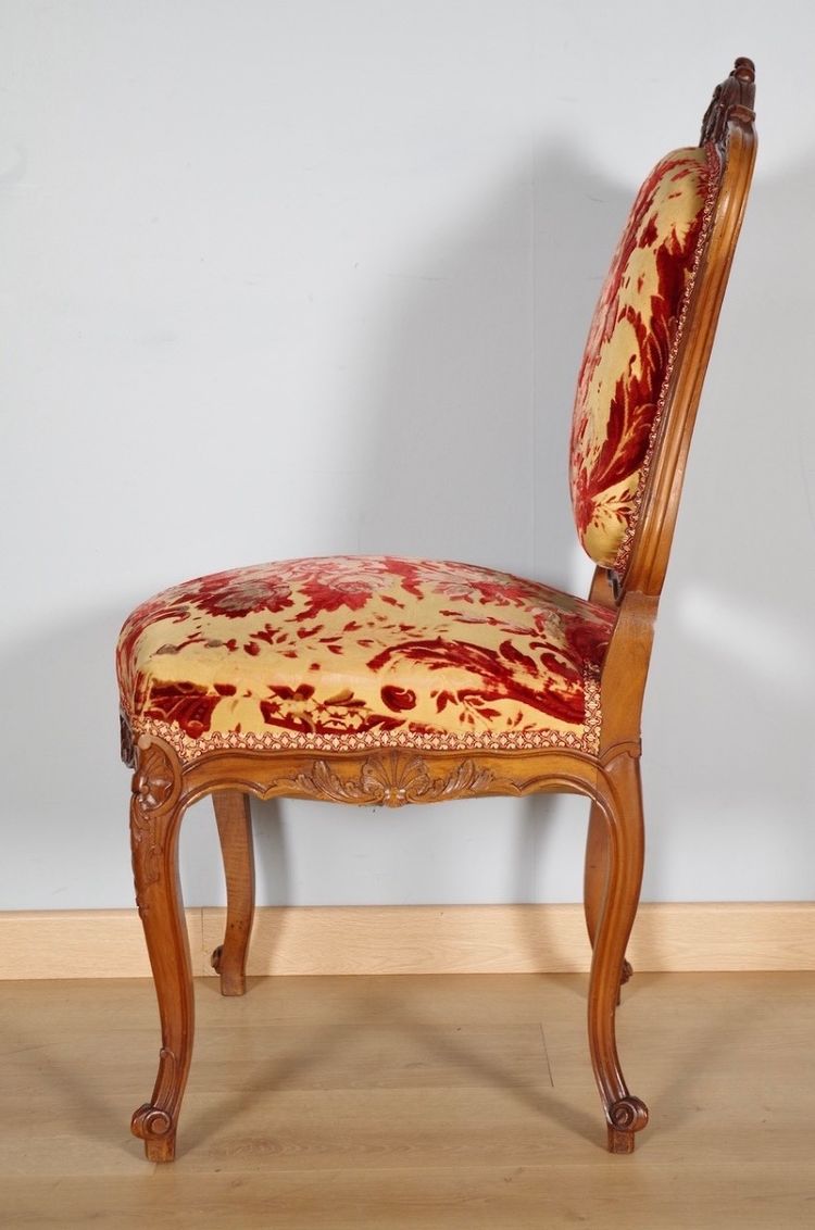 Satz von 4 Regency-Stühlen aus geschnitztem Nussbaumholz, um 1900