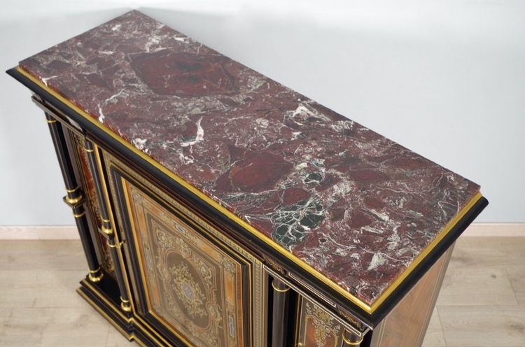 Außergewöhnlicher Beistelltisch aus der Zeit Napoleons III. mit Intarsien aus Messing und Lapislazuli, um 1860
