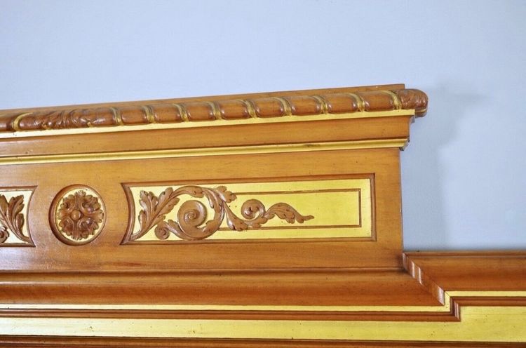 Important miroir Louis XIV en noyer et bois doré, vers 1900