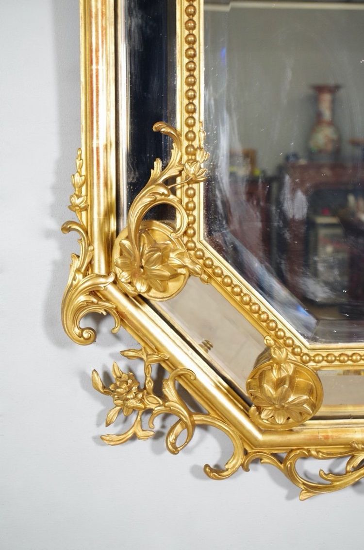 Miroir à parecloses Napoléon III en bois doré, vers 1880