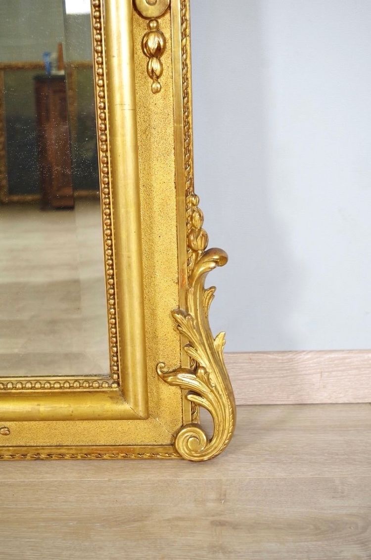 Important miroir Régence en bois et stuc dorés, vers 1880