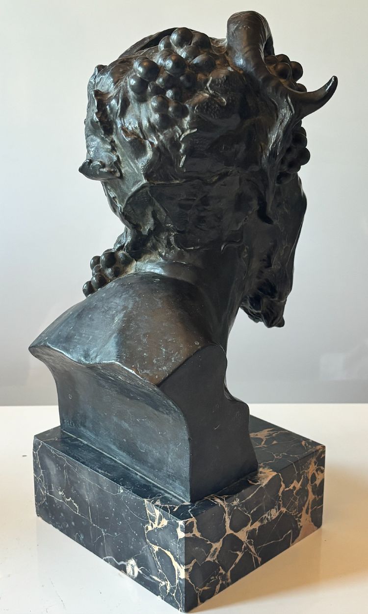 Alix MARQUET (1875-1939). Grande tête de faune en bronze. Signé. Hauteur : 38 cm