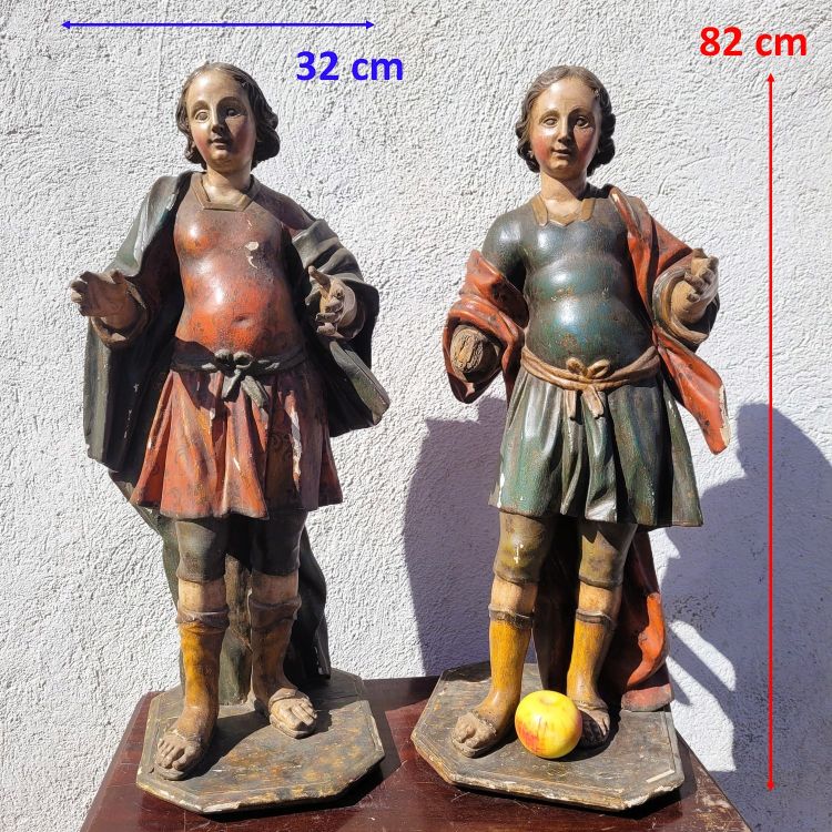 Pair of figures, Saints in polychrome carved wood, 17th century