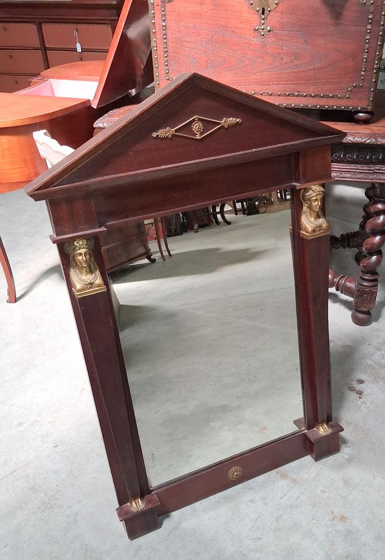 Miroir Empire à fronton triangulaire, XIXe siècle