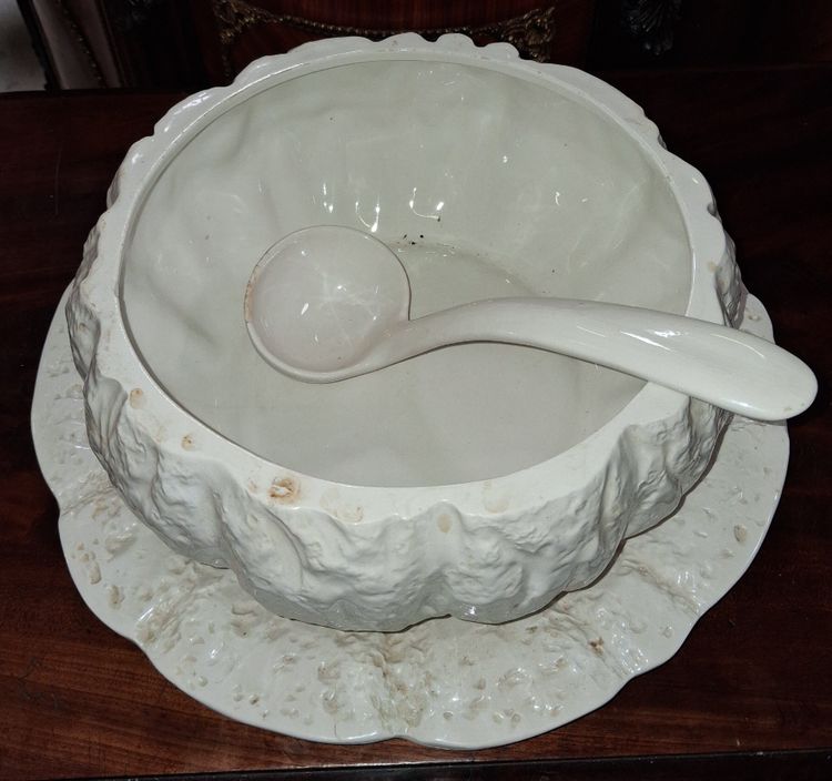 Italian Earthenware Trompe-l'Œil Soup Tureen in the Shape of a Pumpkin