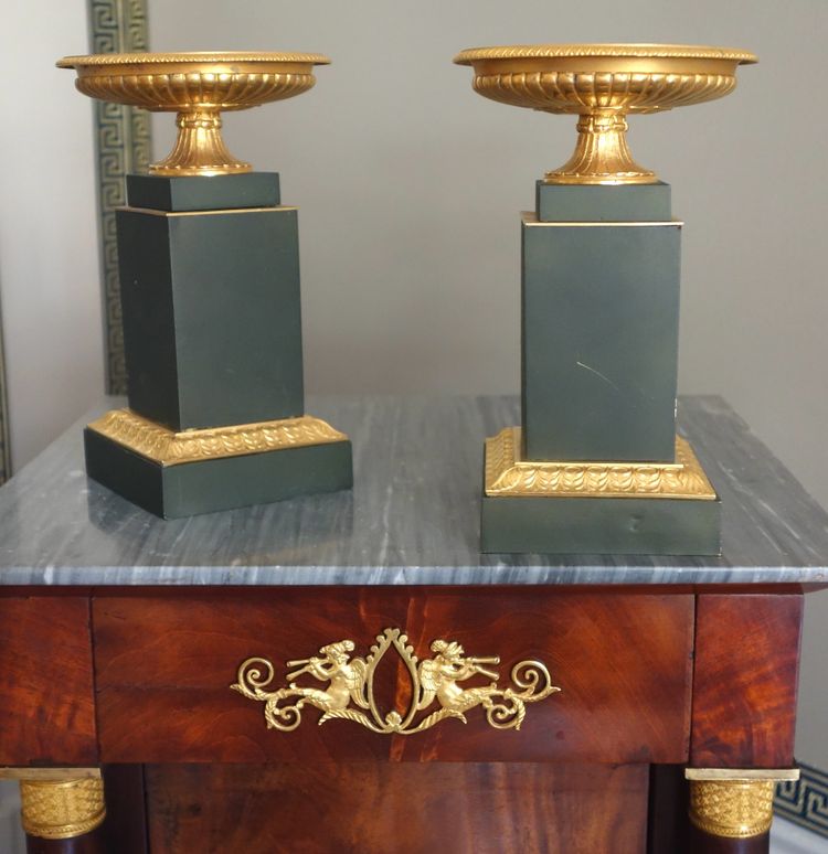 Pair of Empire-style cassolettes in patinated and gilt bronze - Restoration period