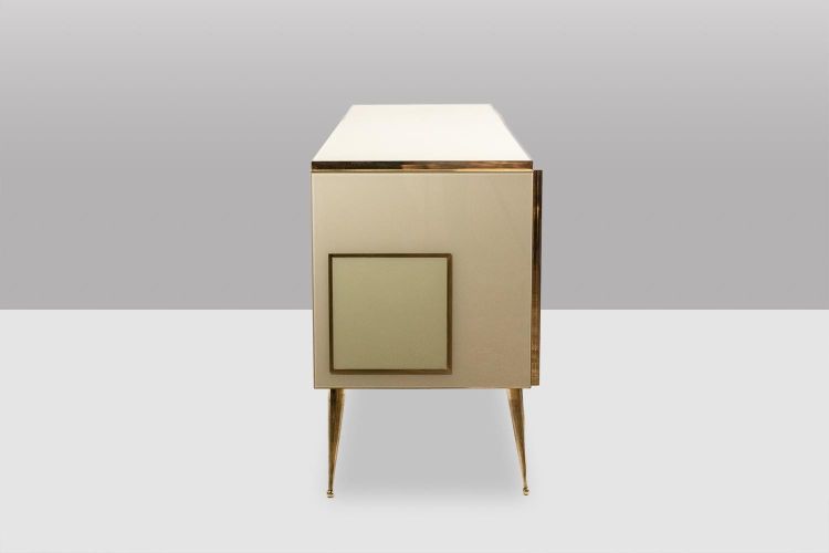 Sideboard in cream opaline glass and gilded bronze. Contemporary. LS68582009U