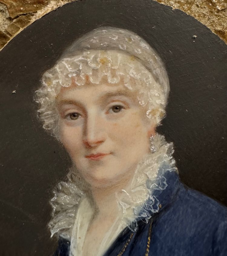 Portrait miniature signée  d’une dame de qualité.