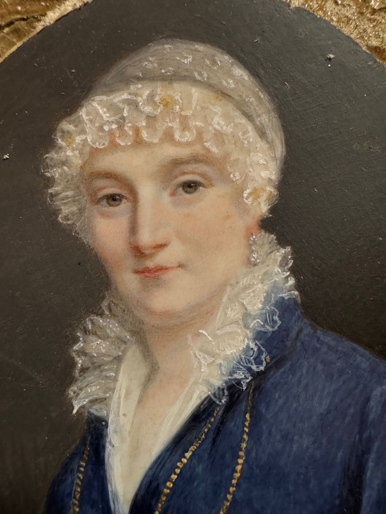 Portrait miniature signée  d’une dame de qualité.